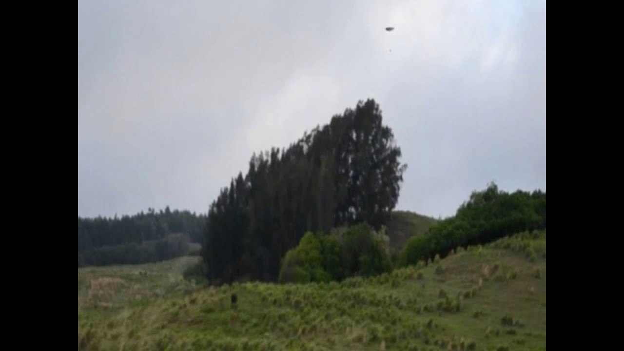 UFO Sightings Flying Saucer or Military Aircraft_ Jan 5, 2012  New Zealand Amazing VIDEO!!!