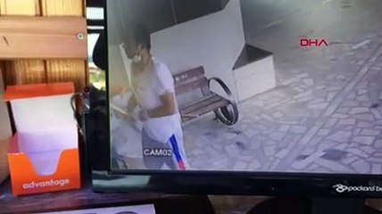 Dilendiği parayı az bulup, camiye zarar veren şüpheli kamerada