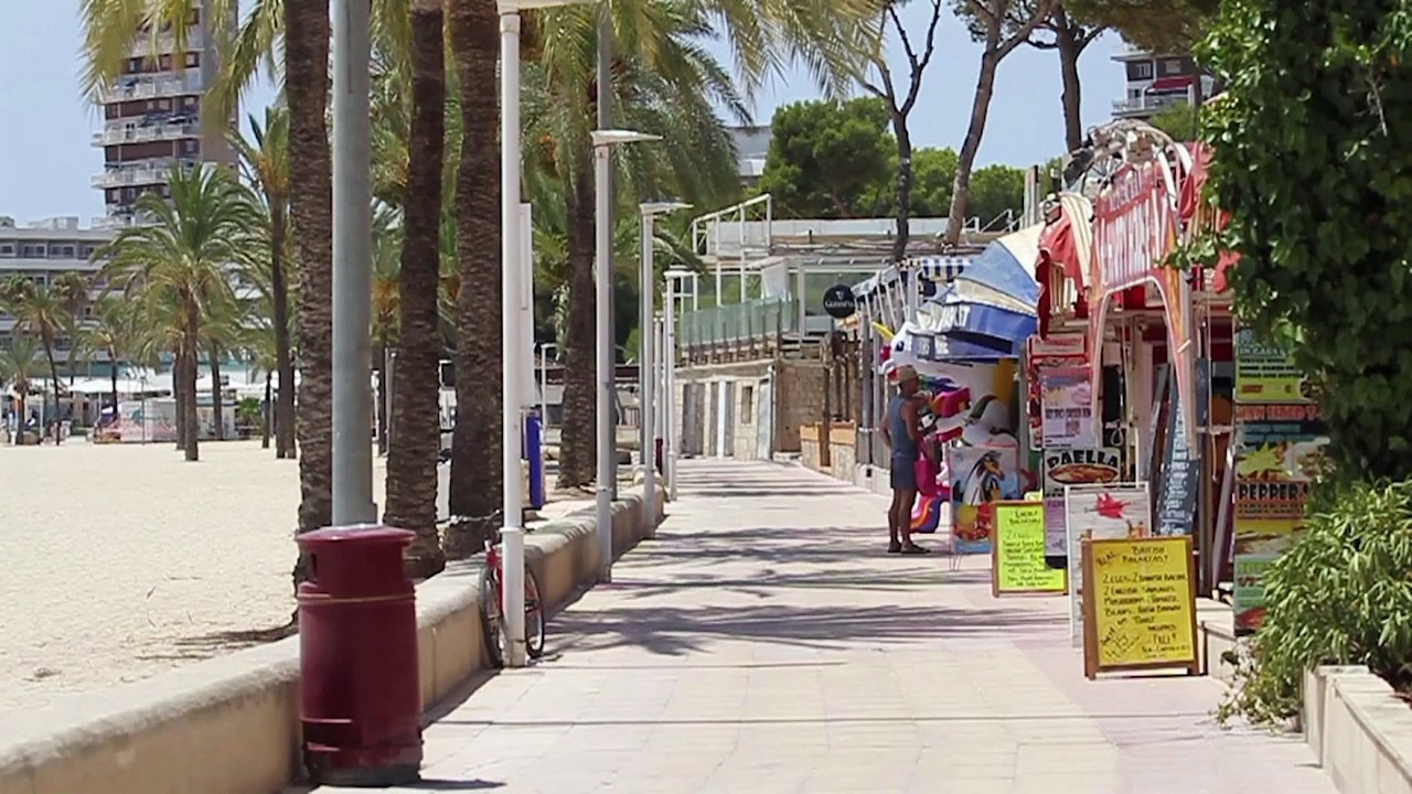 EU looks to revive tourism industry after disappointing summer season