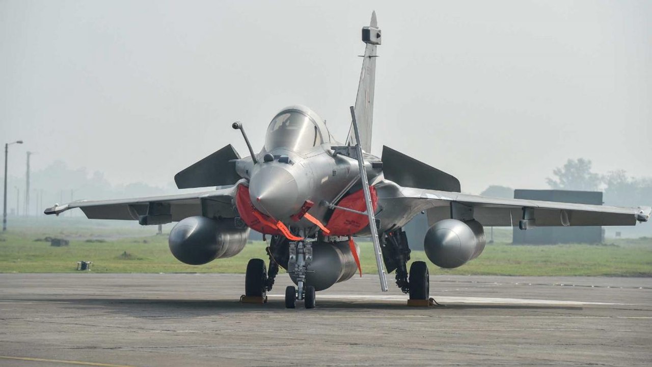 Did Rafale fighter jet crashes during training?