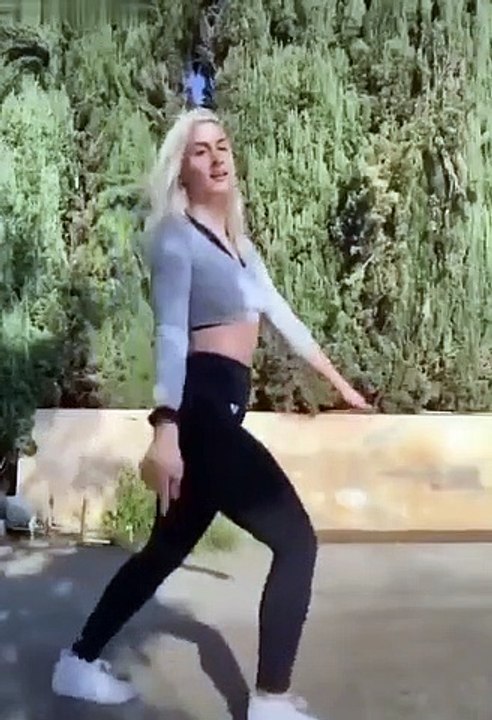 Sa femme tente de reproduire une danse vue sur TikTok et c'est ridicule