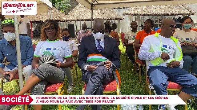 Promotion de la paix : les institutions, la société civile et les médias à vélo pour la paix avec Bike for peace