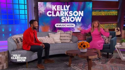 Kelly Clarkson Reveals The Album That’s Been Helping Her Through Divorce
