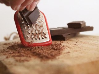 How to Grate Chocolate For Garnishing Your Desserts
