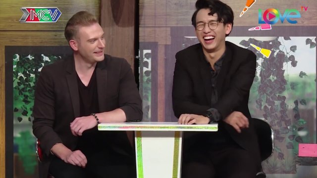 NỖI KHỔ của đàn ông NƯỚC NGOÀI khi ngồi sau xe máy PHỤ NỮ VIỆT NAM