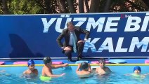 Bakan Kasapoğlu: 'Amacımız isteyen herkese yüzme öğretmek'