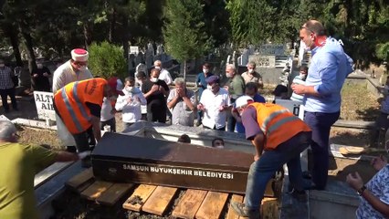 Rizespor'un efsane futbolcusu Nuri Şamlı son yolculuğuna uğurlandı