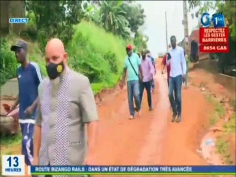 RTG - Visite de terrain du maire du 5e arrondissement de Libreville sur l’axe routier de Bizango Rails