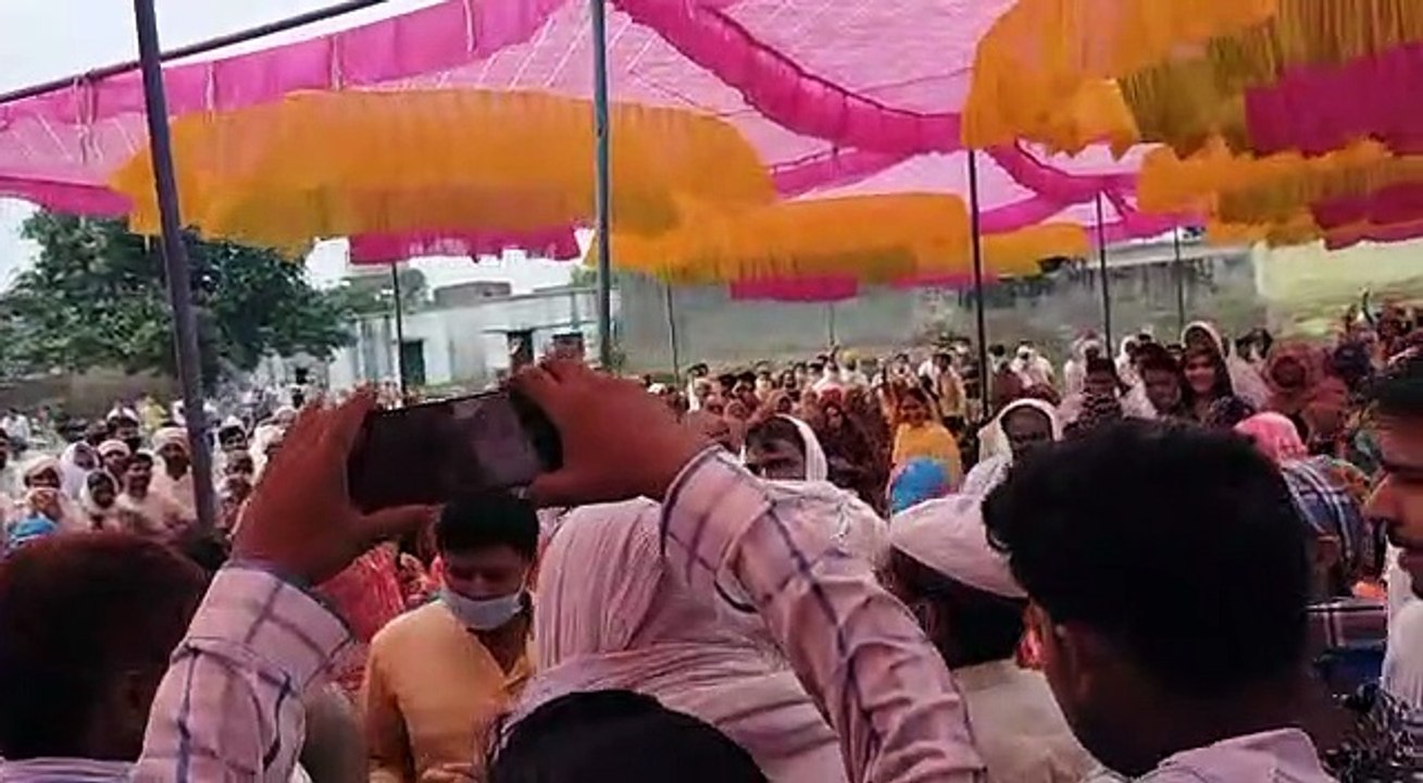 सरकारी राशन की दुकान का प्रस्ताव राजनीति की भेंट चढ़ा