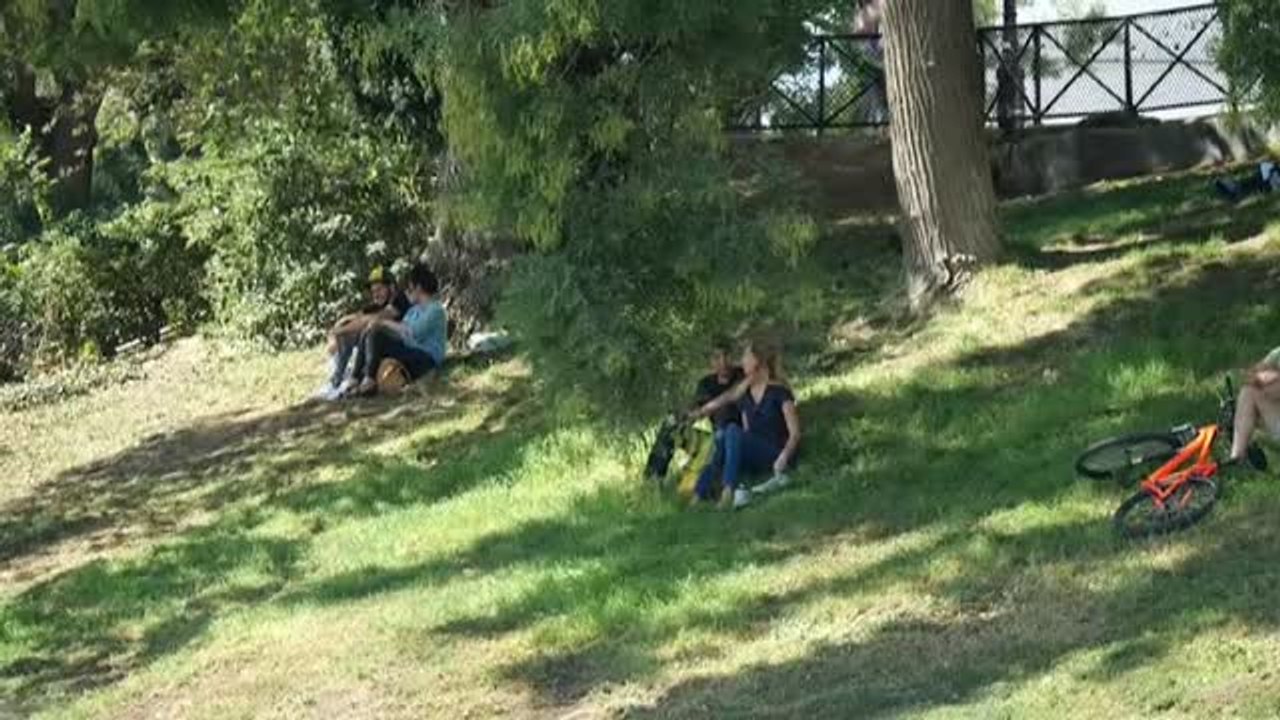 Ola de calor en París con temperaturas por encima de los 35 grados