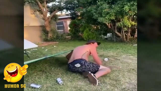 Caídas graciosas los mejores videos si te ríes pierdes