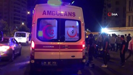 Kontrolden çıkan otomobil takla atarak marketin önünde durdu: 2’si ağır 3 yaralı