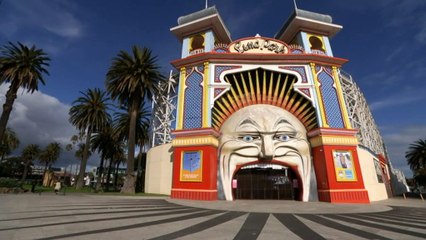 Workers launch class action against Victorian Government over lockdown