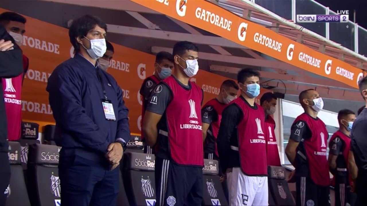 Santos v Olimpia