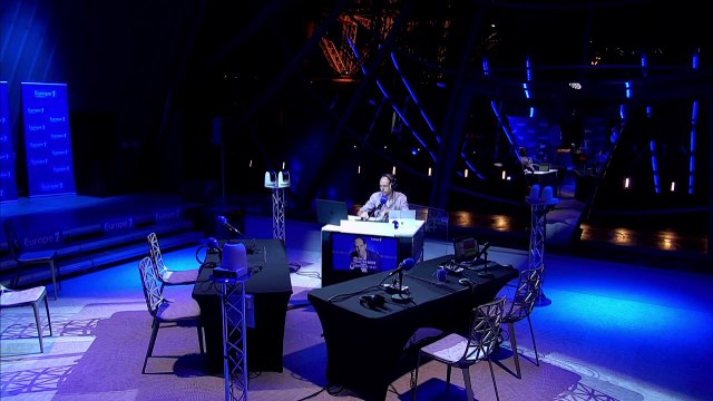 Émetteurs radio de la Tour Eiffel : Alain Evano estime que leur portée est de 70 kilomètres environ