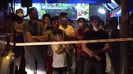 Mahalleli sokağa döküldü.İtfaiye ekipleri çalışmakta güçlük çekti