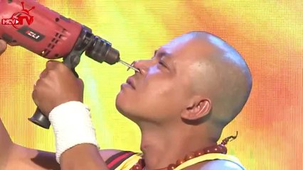 Đoàn Hồng Nhựt dùng lưỡi chặn quạt sắt | Bạn Có Thực Tài? 2015.