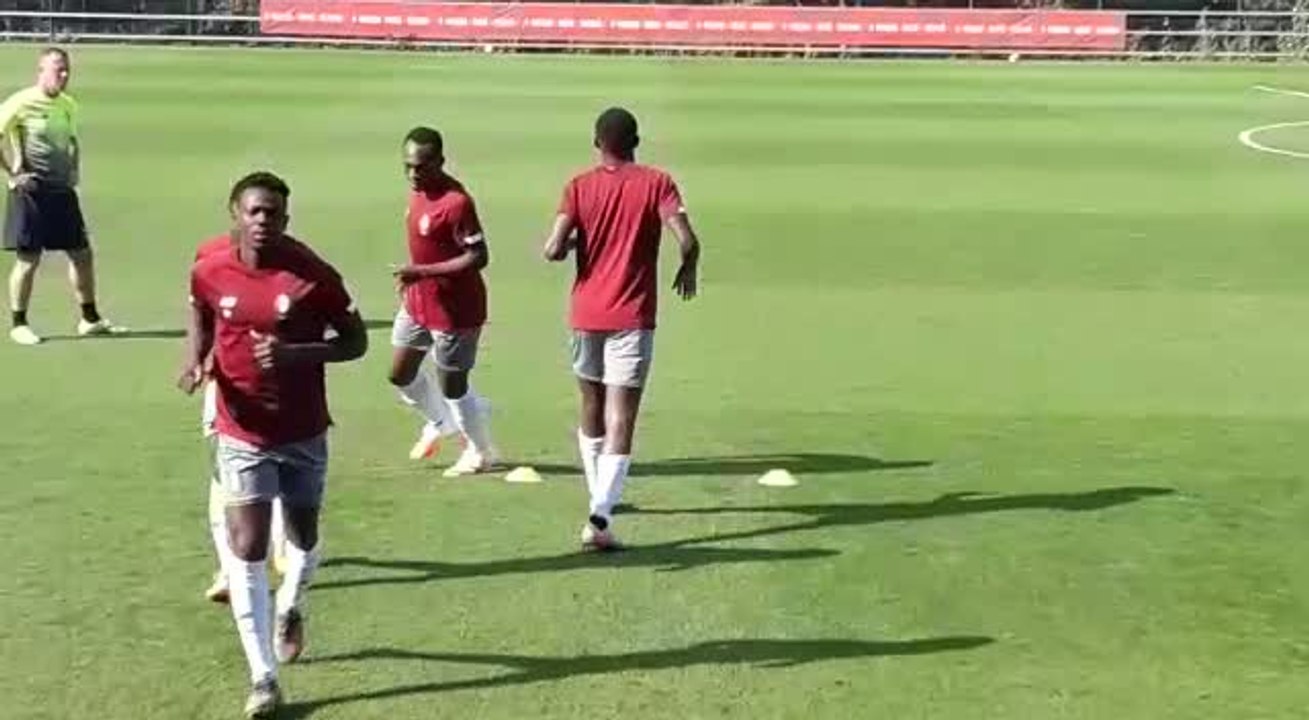 Entraînement du Standard avant le match contre Bala Town