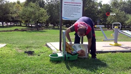 - Can dostlar için mama ve su kabı