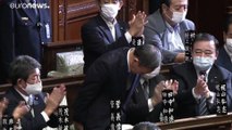 Yoshihide Suga toma el testigo de Shinzo Abe como primer ministro de Japón
