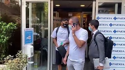 Il primo "Forza Lazio" di Fares all'uscita dalla Paideia