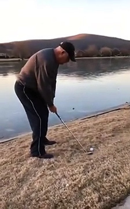 Son de balles de golf sur un lac gelé