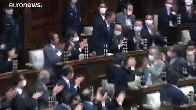 Суга утвержден на посту премьера Японии