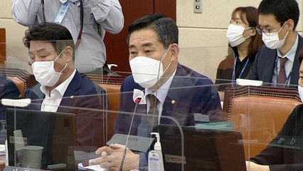 신원식 "국방부 민원실에 전화한 사람은 여성" / YTN