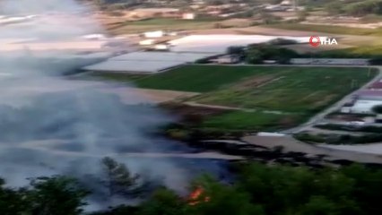Antalya'da çalılık alanda yangın çıktı