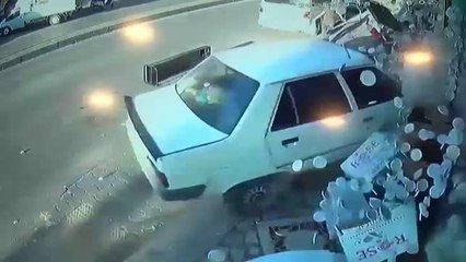 Dos menores sobreviven milagrosamente a un aparatoso accidente en Turquía