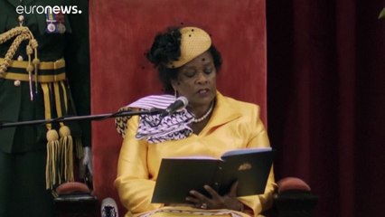 جزيرة باربادوس تعلن الاستقلال عن المملكة البريطانية والعرش البريطاني