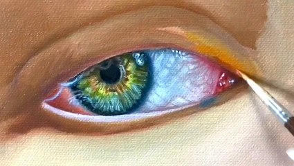 How an artist perfects painting hyperrealistic eyes