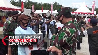 TNI Beri Bantuan Korban Banjir Luwu Utara