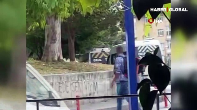 Fatih'te bir kadın erkek arkadaşını dövdü