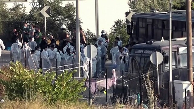 Λέσβος: Σε εξέλιξη η μεταφορά μεταναστών και προσφύγων στο Καρά Τεπέ