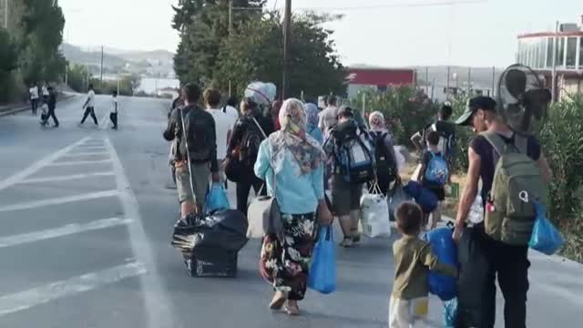 Miles de personas siguen sin hogar tras el incendio en el campo de refugiados griego de Moria