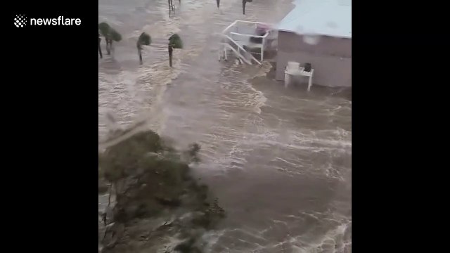 Vehicles submerged as Hurricane Sally floods Pensacola