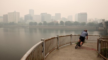 US wildfires: Smoke prompts jump in Oregon respiratory problems