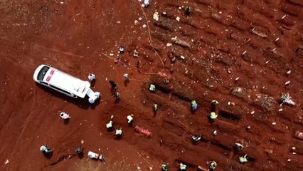 Los cementerios de Indonesia al límite por los muertos de coronavirus