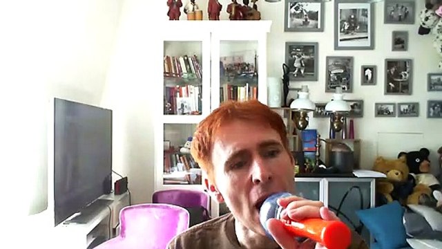 Wiwi égratigne breaking all the rules