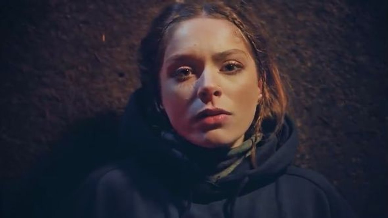 Holly Humberstones dunkler Pop trifft den Zahn der Zeit