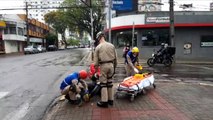 Motociclista sofre queda na Rua Paraná e Siate é mobilizado