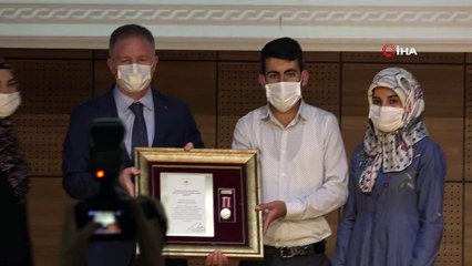 Gaziantep’te şehit yakınları ve gazilere madalya verildi