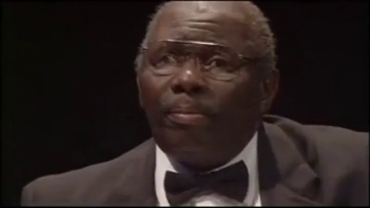 OSCAR PETERSON & OLIVER JONES at Montreal 2004 (0:15 HD)