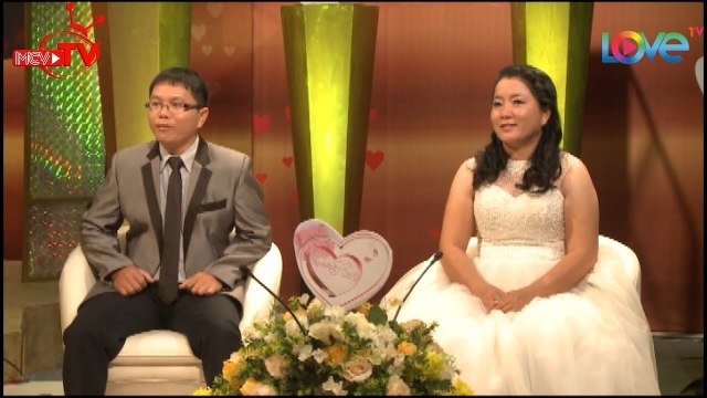 Thầy giáo Văn chuẩn bị hôn cô gái hóa nụ hôn đầu trong hẻm tối bất ngờ bị chó hoang phá đám