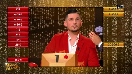 Fan de Shy'm, Valentin lui laisse un message en direct dans "À prendre ou à laisser"