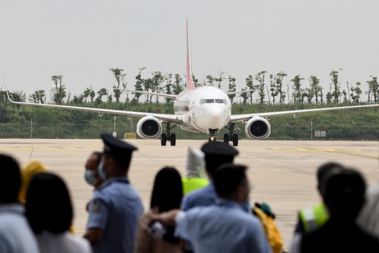 Wuhan reanuda vuelos internacionales después del brote de COVID 19