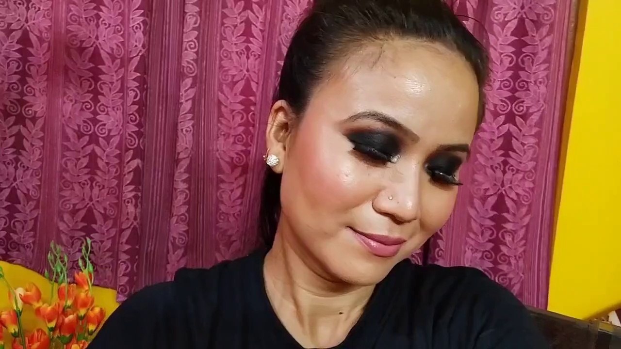 BLACK SMOKEY EYE MAKEUP TUTORIAL