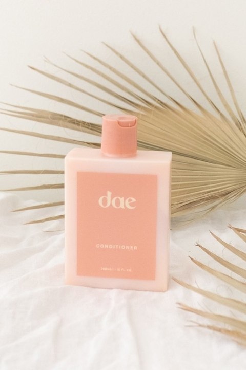 Dae’s Daily Shampoo and Conditioner Made My Hair Look So Good I Had to Change into a Bette