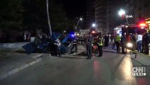 Otomobil kazada ikiye bölündü | Video